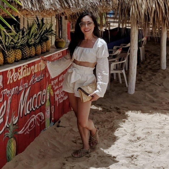 White crop top - Picture 2 of 3